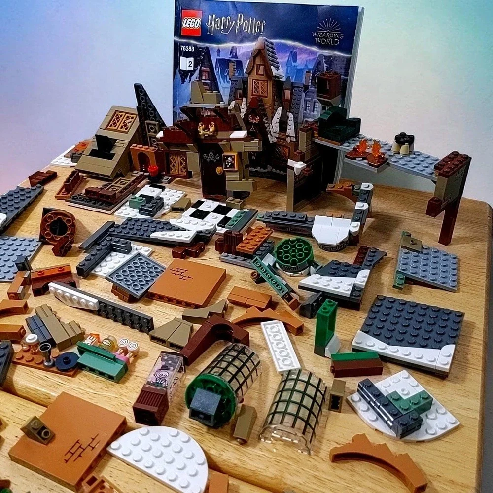 Retired LEGO Harry Potter 76388 Hogsmeade Village Visit - Incomplete - Picture 4 of 10